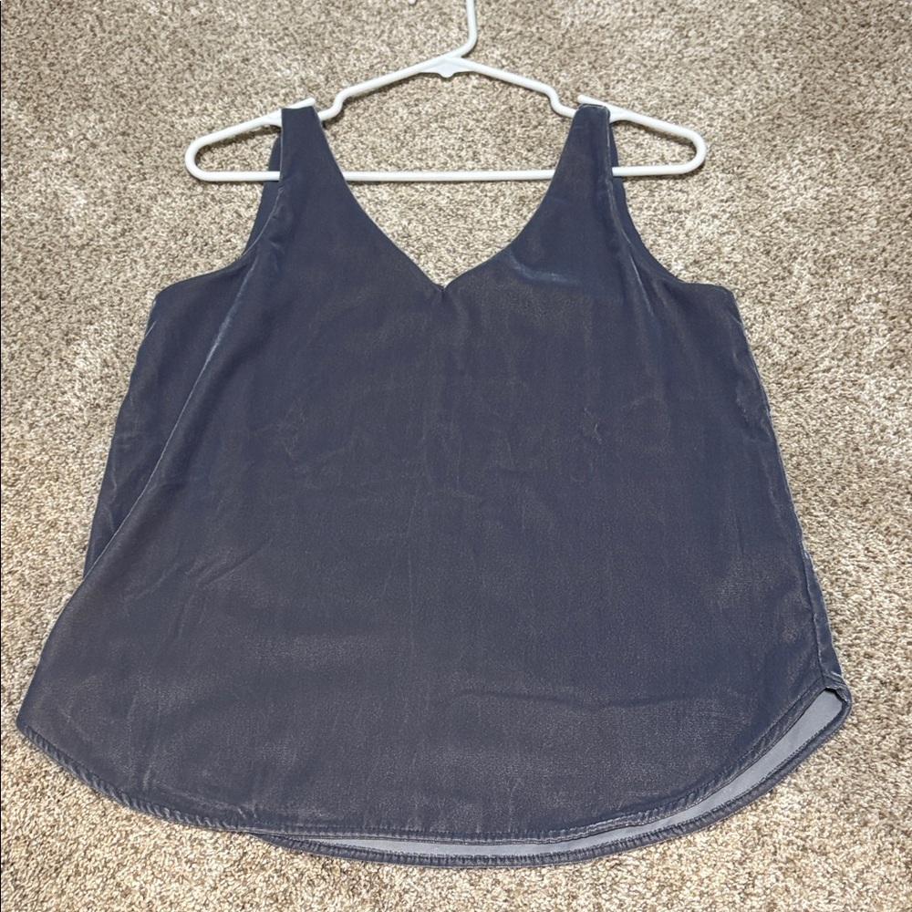 Loft Velvet Feel Sleeveless V-Neck Top Size XS NWOT